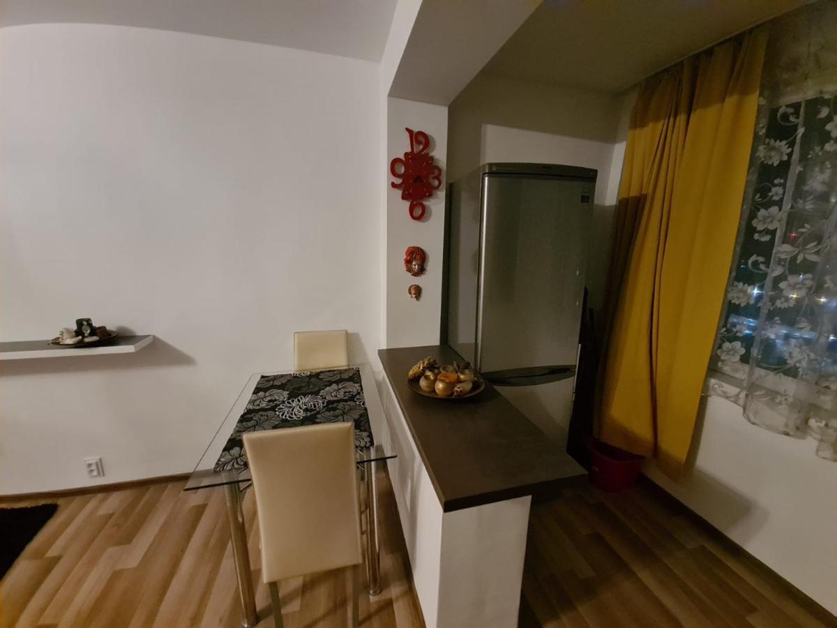 Апартаменты Apartament Cristina Дева Экстерьер фото